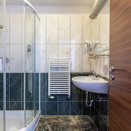 Sasto Hotel 3*